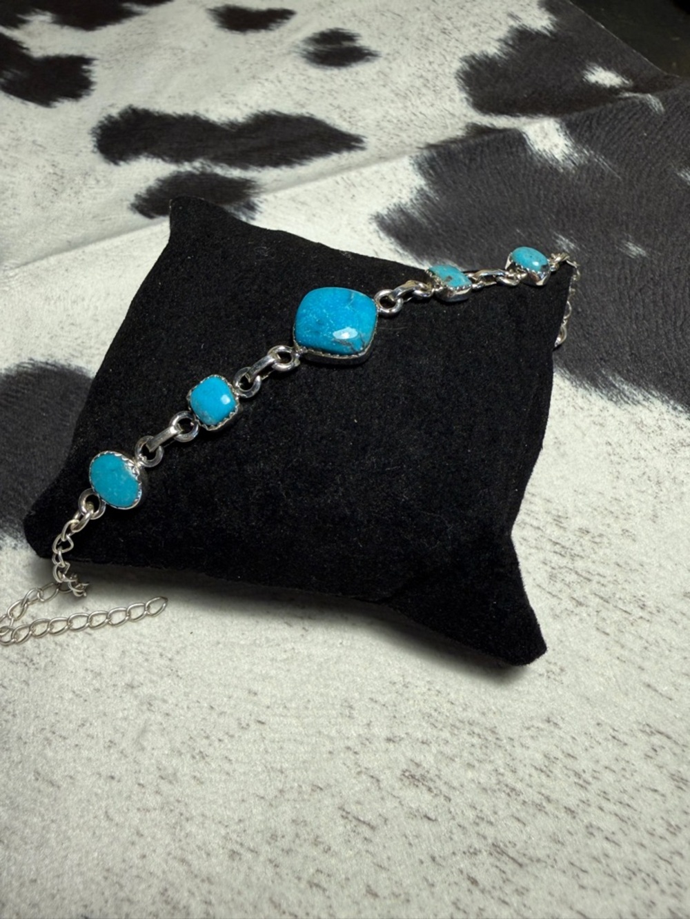 Turquoise Stone Silver-Link Bracelet - Blue